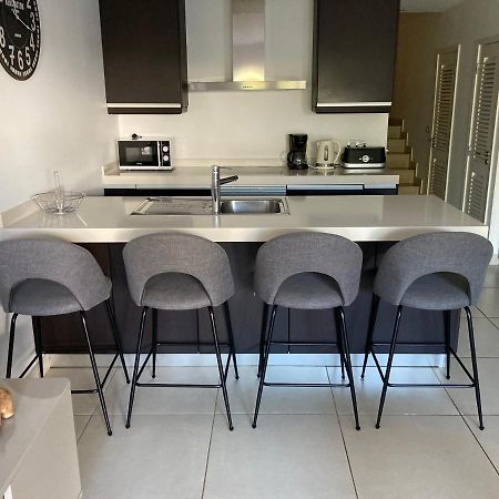 Modern 2 Bed Apartment Вале до Лобо Екстериор снимка